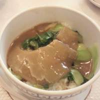新橋亭 - ふかひれの姿煮込み丼