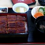 かいだ屋 - うな重　一本入り　サラダ付き
