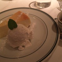ウルフギャング・ステーキハウス 六本木 - ウルフギャング・ステーキハウス六本木店(ジュニアーズNYチーズケーキ、エスプレッソ)