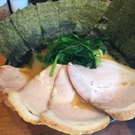 ラーメン 末廣家 - 中盛チャーシューメン+海苔 ¥900