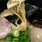 山嵐黒虎 - 極細麺アップ