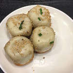 永祥生煎館 - 焼き小籠包 4個 400円(税込)