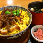 いづ源 - 蒸し寿司