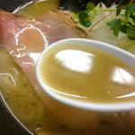 貝ガラ屋 - 濃厚なスープ
