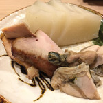 うを徳 - あん肝と釧路牡蠣の燻製と、聖護院大根