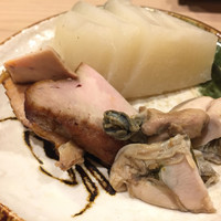 うを徳 - あん肝と釧路牡蠣の燻製と、聖護院大根
