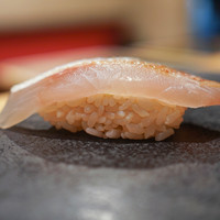 すし 喜邑 - 小鯛の昆布〆