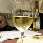 あなごと日本酒 なかむら - きりっとあっさりしたフルーティーなワインです