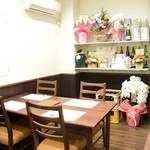 あなごと日本酒 なかむら - テーブル席もありますよ～