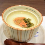 あなごと日本酒 なかむら - 茶碗蒸しです、トッピングしているのはウニですよ～