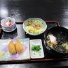 平山温泉　湯の蔵　お食事処わらじ - 料理写真:山菜うどんセット８００円です。