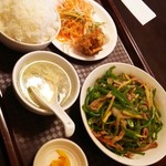 中国料理 天祥 - お昼の青椒肉絲定食。青椒肉絲とご飯は大盛りサイズ！