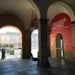 Pinguineria PEPINO - 美術館の出口から王宮広場を望む