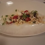 PERBACCO - トマトとモッツァレラ、豆のサラダ