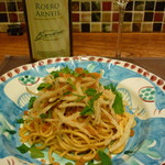 ラ ピニャータ - タリオリーニ生うにのソース、白ボトル16.12