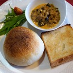 天然酵母のパン オオナミ - ロールパンと角食で朝食