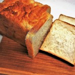 天然酵母のパン オオナミ - 角食一斤　480円