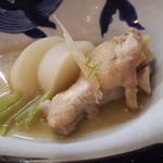手打ちそば八轟 - お通し(手羽元とカブの煮物)