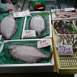 山幸 渡辺商店 - 別店舗:宮城にお正月には欠かせないナメタ鰈。太って大きい。