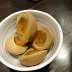 麺処 そめいよしの - サービスの味玉　小さめです