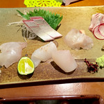 旬魚処 海蔵 - この日のお造り
      アマガレイと鰯が忘れられへんな。。