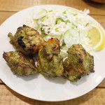 ヴェヌス サウス インディアン ダイニング - ハリヤリティッカ(720円) ミント・コリアンダーの風味豊かな骨なしタンドリーチキン