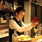 石の華 - 【和栗のエスプーマ作っています９】丁寧にしぼっています。