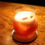 石の華 - トマトのカクテル　はじっこの塩に注目ですよね！