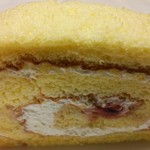 パティスリー 工房 ルーレ - 料理写真:うさぎのロール（ルーレ・オ・ラパン）