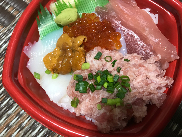 まる文 丼丸 吉岡店 - 大和町その他（海鮮丼）の写真