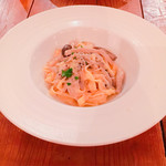 オステリア イマムラ - 国産きのこのフンゴ・フンゴ・フンゴのタリアテッレ