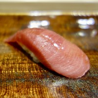 寿司割烹 魚紋 - ［2016/12］寿司⑥ 戸井産まぐろ中とろの握り