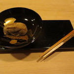 銀座一期 - 目の前でついた猪子餅。