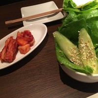 うしごろバンビーナ 銀座店 - キムチ＆うしごろサラダ