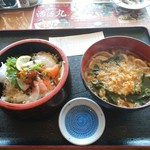 Kaisenya Ikeikemaru - 海鮮丼とうどんで！