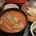 めしの助 - 卵かけごはんと本ししゃも。味噌汁→豚汁に変更（＋100円）