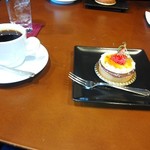 シュシュショコラ - タルトポムにコーヒー