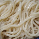 中華そば べんてん - 麺は自家製麺のほぼストレートな中太麺