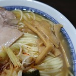 中華そば べんてん - メンマは軽く甘めな味付けが非常に良い塩梅で美味しかったです！