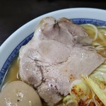 中華そば べんてん - チャーシューは肩ロース辺りで、肉々しさと柔らかさを感じる食感です