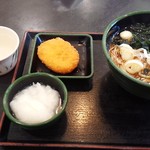 朝そば（おろし） 330円（かき揚げ　→　わかめに変更） + コロッケ（サービスクーポン）