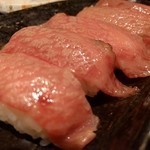 肉ばんざい - 肉寿司4貫950円