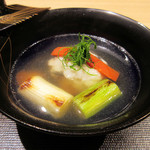 観山 - 煮物椀すっぽん仕立て　すっぽん真丈 修学院の焼きネギ