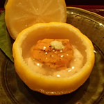 米増 - ゆず風味　ウニのゼリー仕立　底には湯葉など・・・