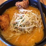 てっぺん亭 - ピリリラーメン　880円