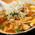 紅い扉の中華や 皆慶 - 辛いラーメン（醤油（中辛（油ちょい多め