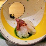 花咲蟹と毛蟹の葉蕪擂り流しキャビア