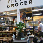 South Melbourne Market - ペットフード専門店