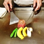 ステーキ花郷 - 『特選米沢牛サーロイン(80g)』『カボチャ』『エリンギ』『ししとう』を焼いているところ～♪(^o^)丿