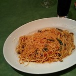 トラットリア ラーチェロ - 鶏ひき肉と青菜ときのこのトマトソース